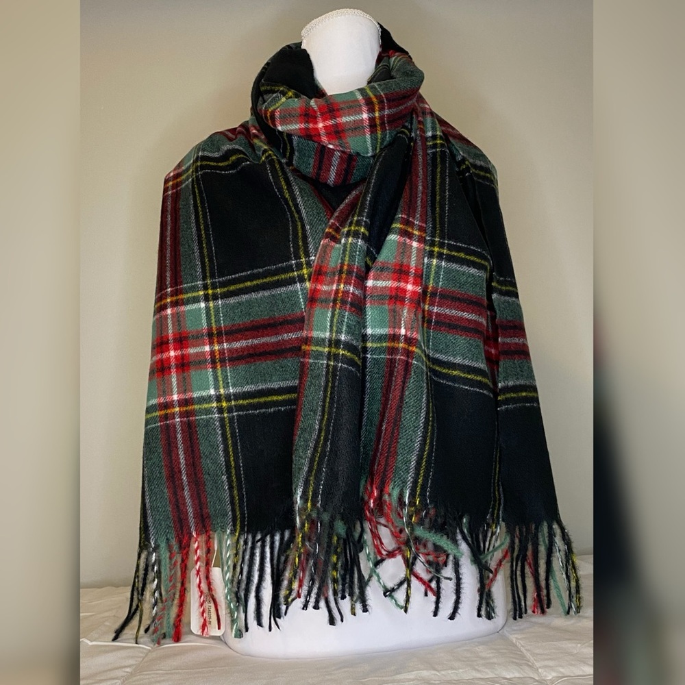 NWT Fashion Apparel Accessories Plaid Scarf  - Black Green